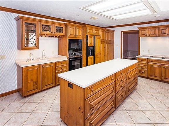 5th image of 2103 Lakeway Dr