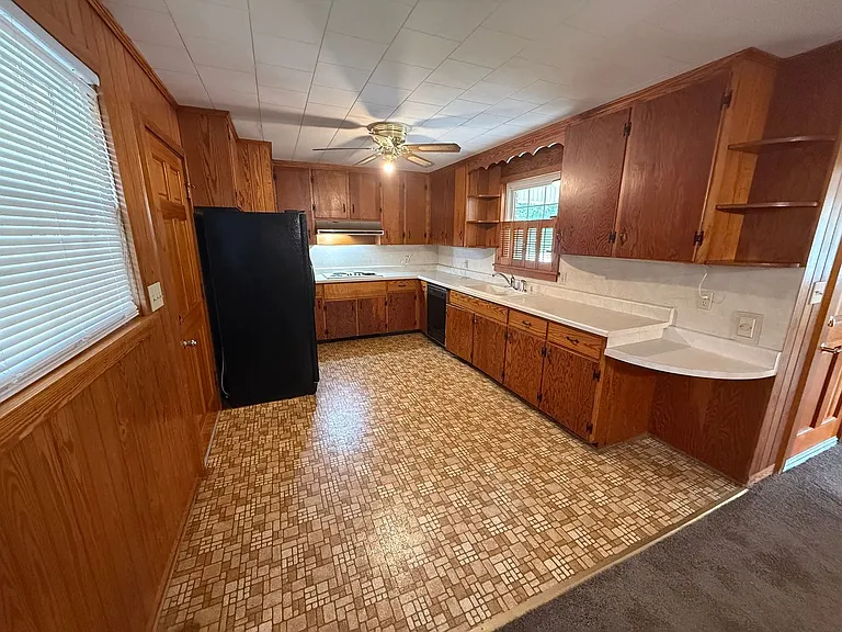 1010 Blount Ave — Photo 7