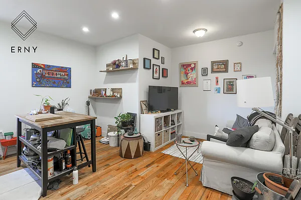 Rented by ERNY LLC | media 8