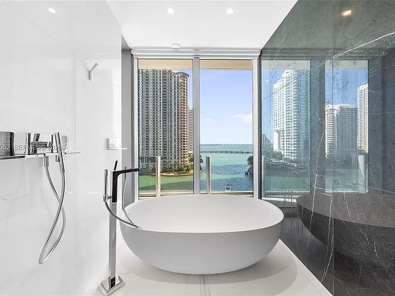 300 Biscayne Boulevard Way #901E — Photo 26