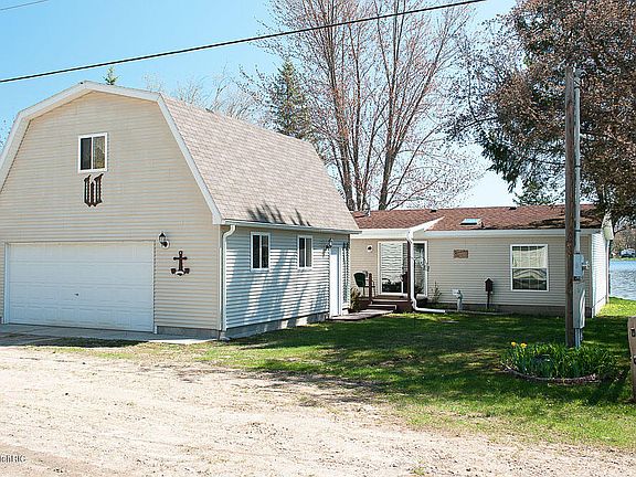 5th image of 19986 Terrill Ave