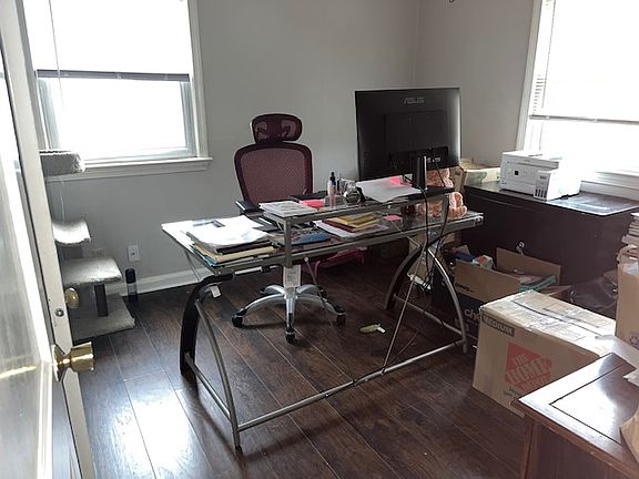 This can be a bedroom. I use it for my office.