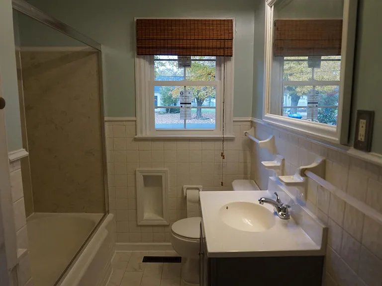 212 Woodlawn Ave — Photo 3