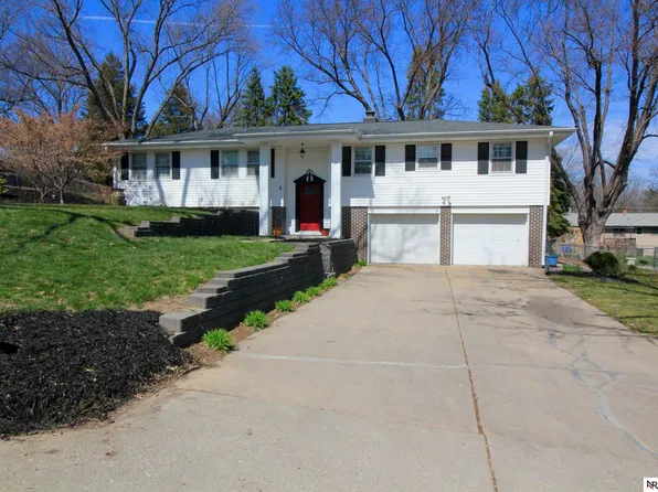 9810 Ontario St, Omaha, NE 68124