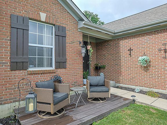 3rd image of 2041 Flintwood Ct