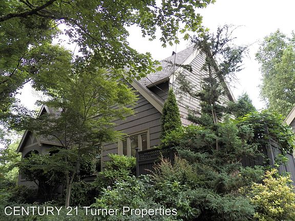 5th image of 2209 NE Klickitat St