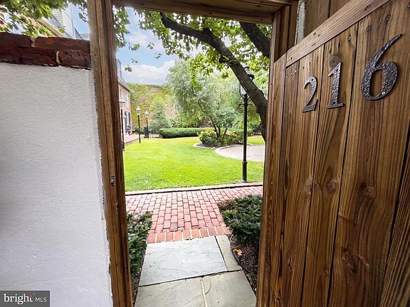 5th image of 216 Pine St #14