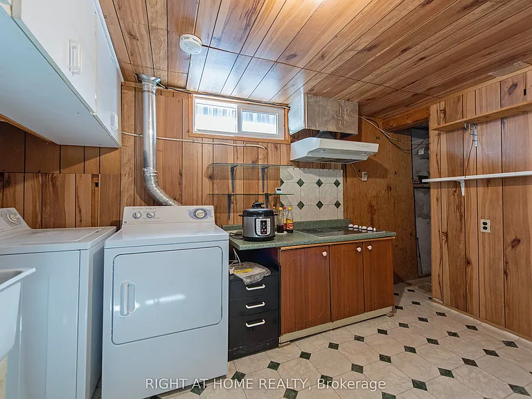 69 Alayne Cres — Photo 35