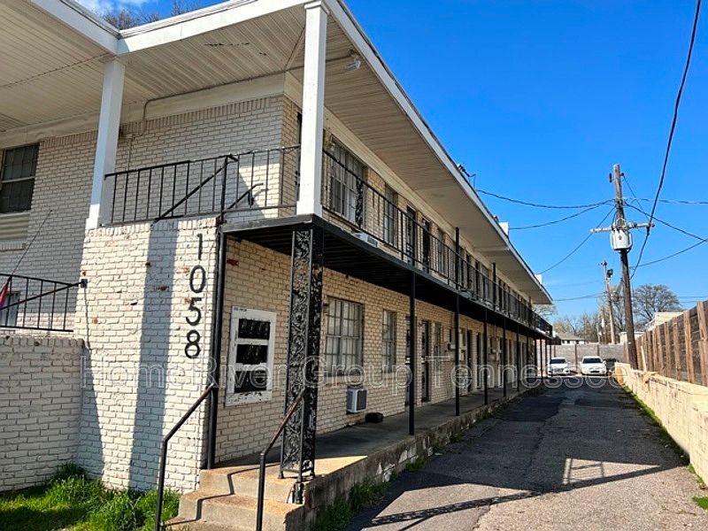 1st image of 1058 Poplar Ave APT 9