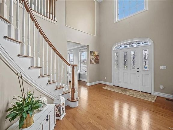 4th image of 89 Fredrick Dr