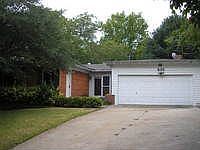 1st image of 835 Lake Terrace Dr