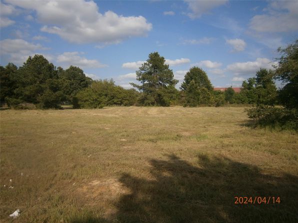 131 Pine Valley Loop, Smithville, TX 78957