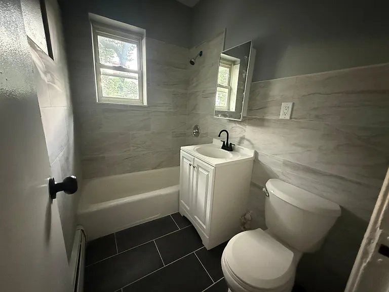 293 Parker St #7 — Photo 11