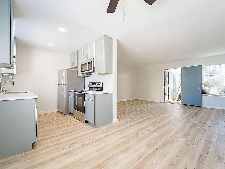 Building Photo - 4473 Mississippi St #4