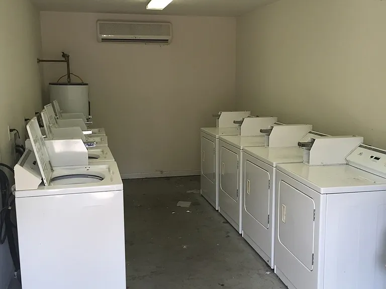 414 Madison Ave NW — Photo 15