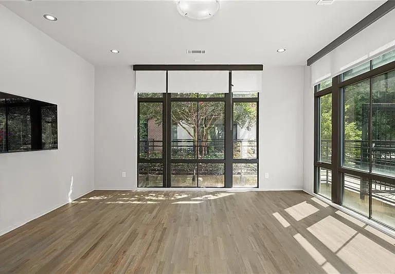 721 Longleaf Dr NE #6 — Photo 5