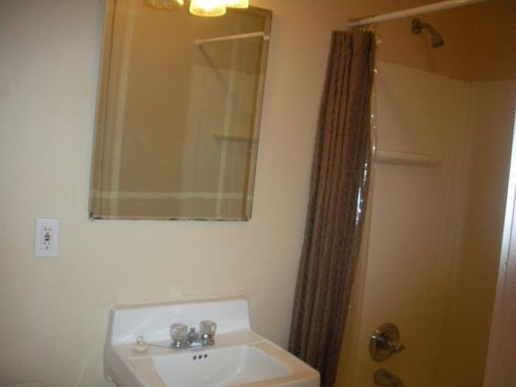 4th image of 3343 Bedford Ln