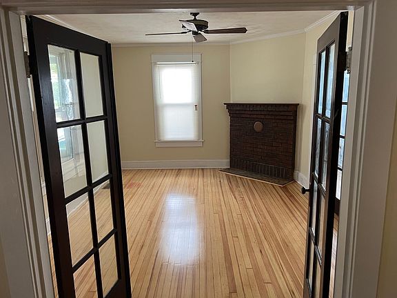 3rd image of 300 Linden Ave