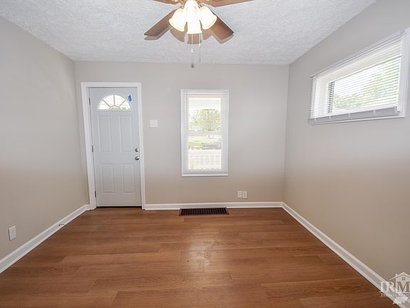 4th image of 3014 S Vine St