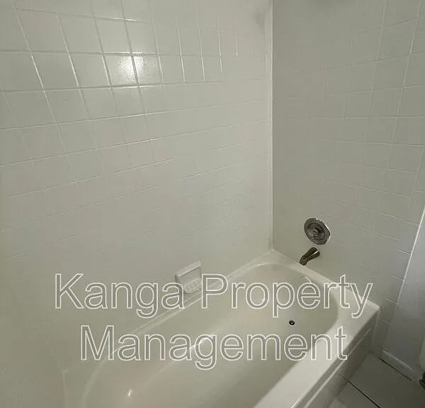 11425 NW 35th St — Photo 16