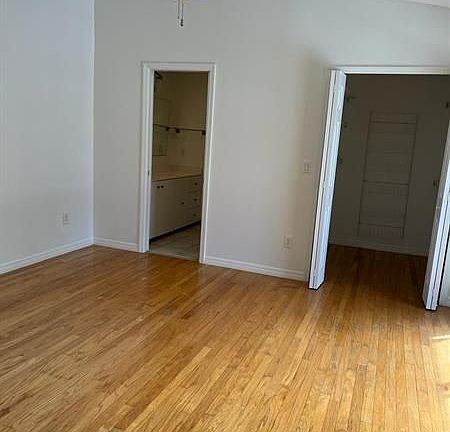 5th image of 203 SE Camelot Gardens Blvd #C