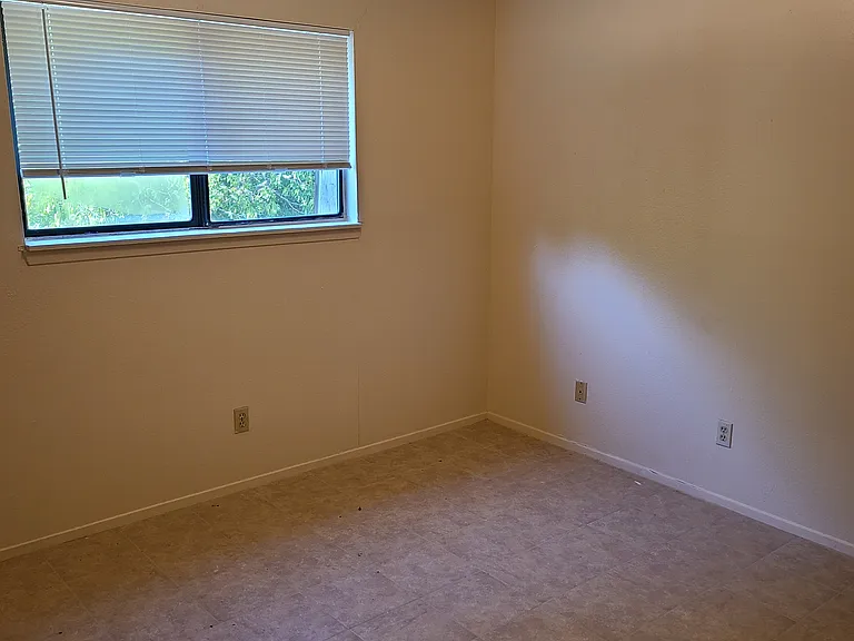149 Coers Dr #4 — Photo 12