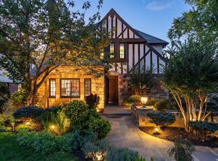 16 Oxford Pl, Rockville Centre, NY 11570