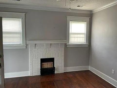 4 bed, 1439 sqft, $1,600 — Photo 2