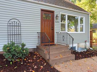 628 Beaver Dam St E, Wayzata, MN 55391