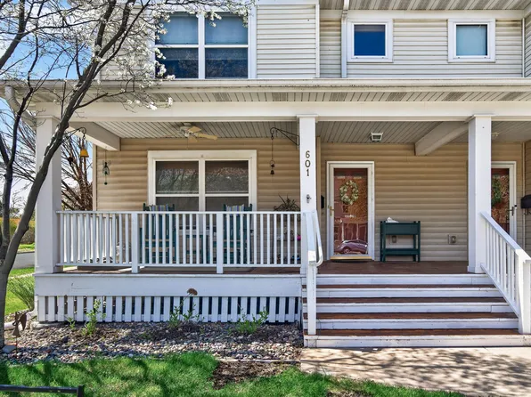 601 1st Ave NW, Osseo, MN 55369