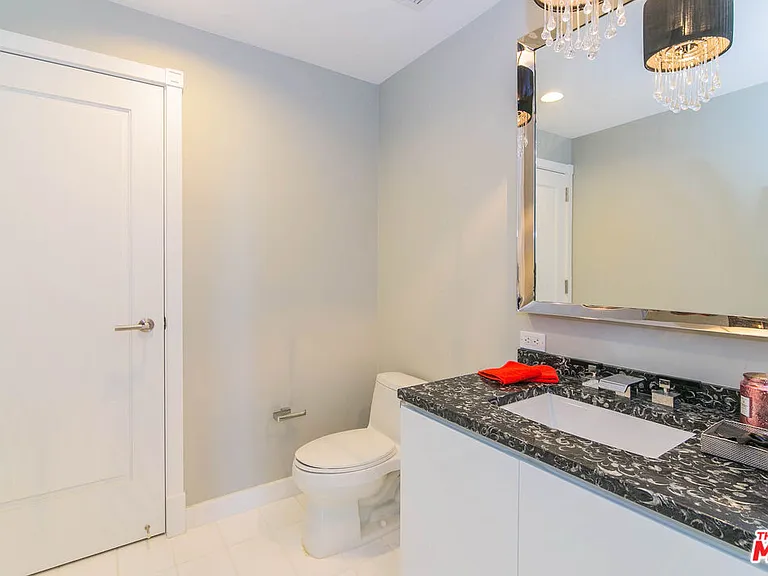 900 W Olympic Blvd #28C — Photo 7