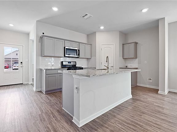 5th image of 7579 Trailview Dr
