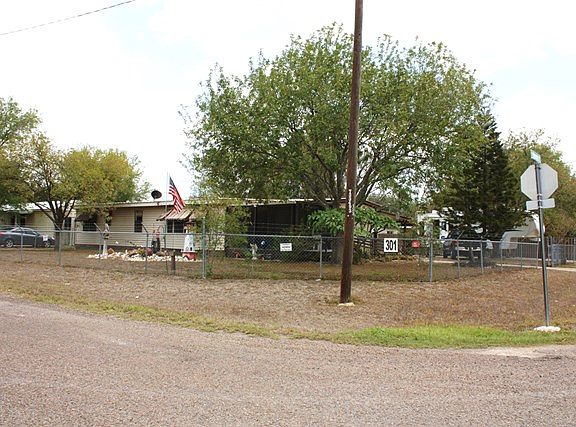 2nd image of 301 Palmview Dr