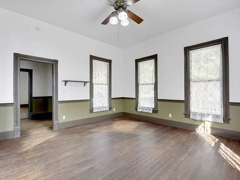 304 Olive St — Photo 5