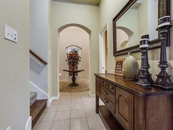 3rd image of 434 Royal Oak Dr