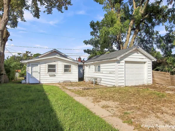 420 Washington Park, Waukegan, IL 60085