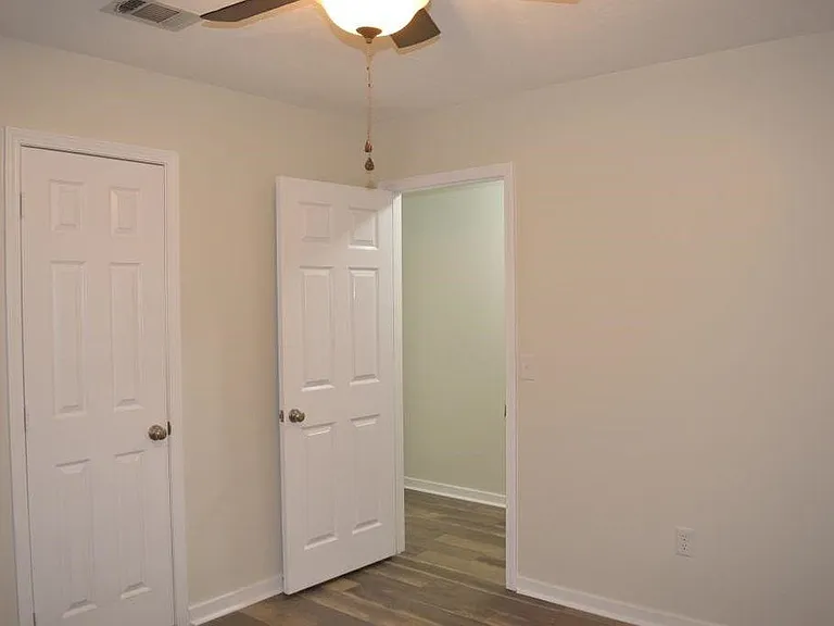 128 Eastwood Dr — Photo 22