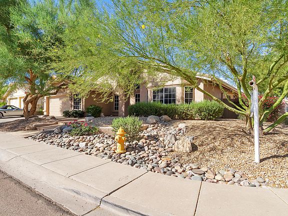 3rd image of 2624 E Verbena Dr