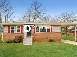 2117 Longview Dr, Bessemer, AL 35023