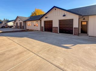 5564 Skyline Rd S, Salem, OR 97306