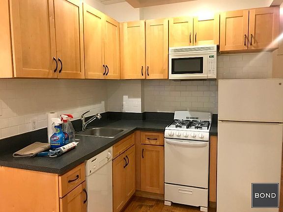 3rd image of 150 E 91st St APT 3