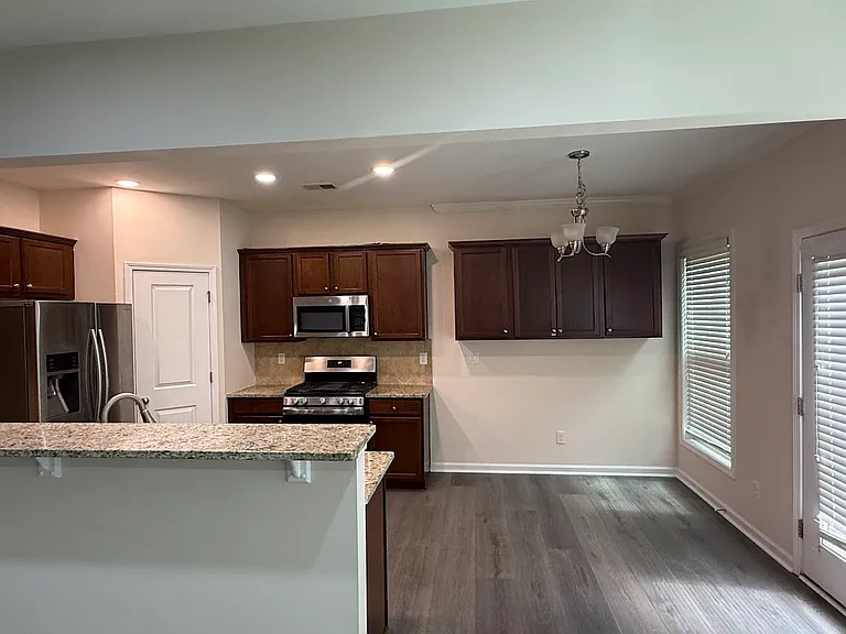 13440 Gardiner Ln — Photo 5