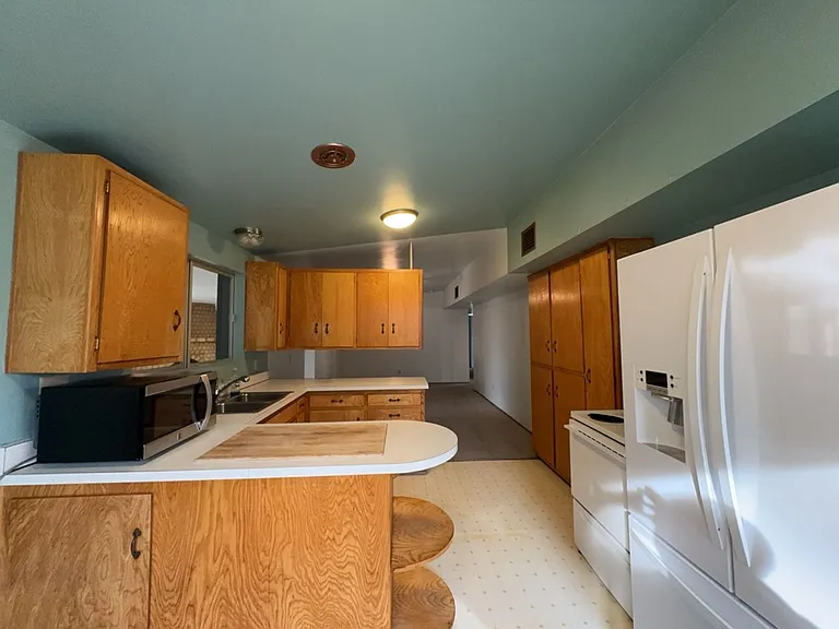 189 E James Dr — Photo 6