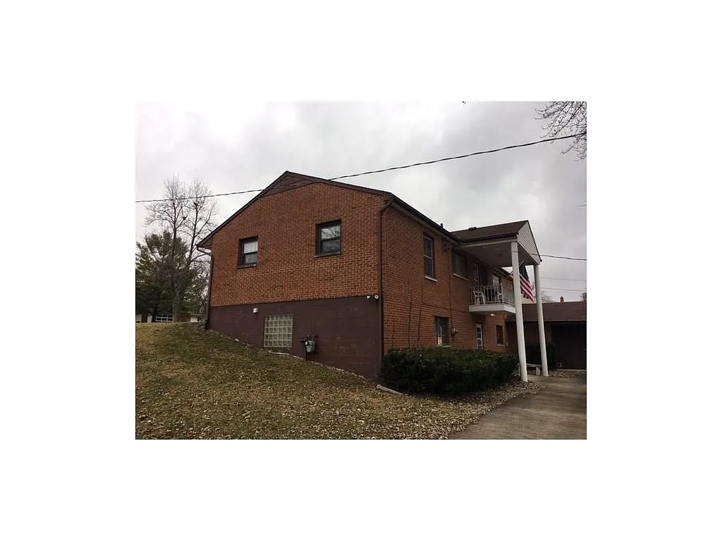 1702 Miracle Mile photo 1