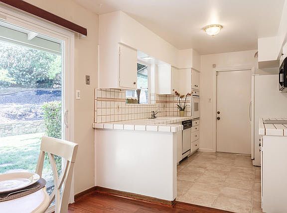 5th image of 3714 Park Dr