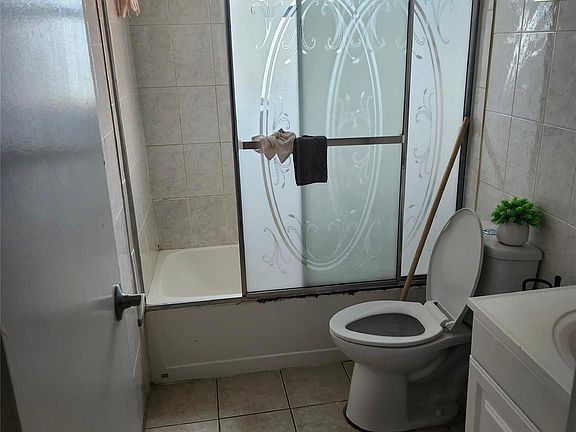 3rd image of 2840 Somerset Drive #404 M