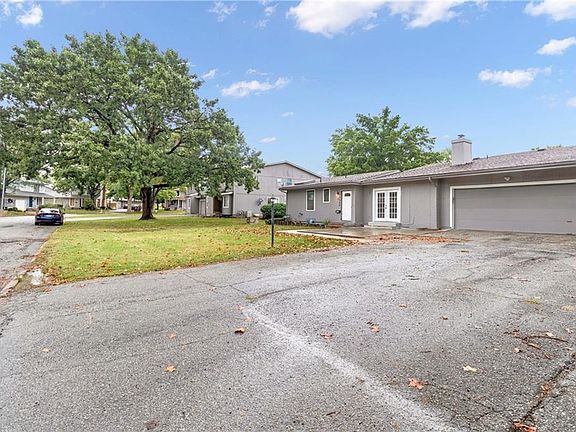 2nd image of 13909 Falkirk Cir