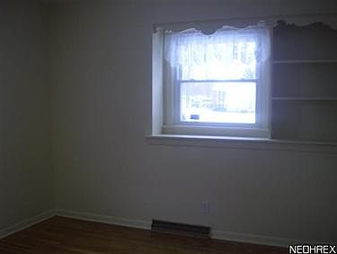 3rd image of 1619 Lancaster Dr