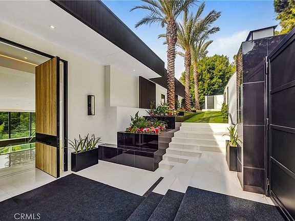 5th image of 677 Nimes Rd