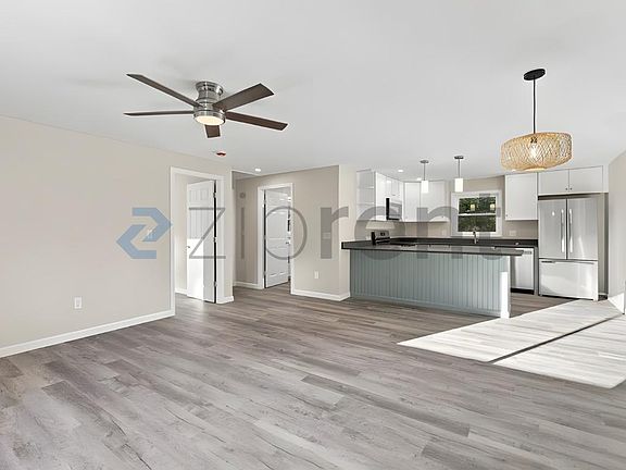 3rd image of 8 160th Ln